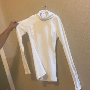 LuLulemon turtleneck soft amd lightweight